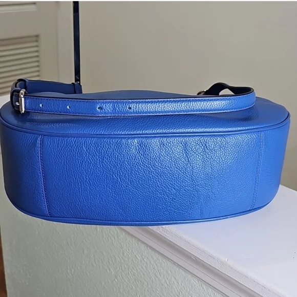 Coach F38250 Harley East West Hobo Medium Blue Pebbled Leather EUC - Picture 7 of 10